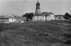 Magyarország, Sopron, Kuruc-domb, Kuruc körút. Háttérben az egykori szélmalom (később Szélmalomkaszárnya, majd bérház)., 1967, Otruba Ferenc és Zoltán, Fortepan #254392