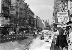 Ausztria, Bécs, Mariahilfer Strasse a Westbahnhof felé, balra a Kollergerngasse., 1989, Otruba Ferenc és Zoltán, Fortepan #254422