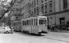 Lengyelország, Krakkó, előtérben az ulica Grodzka, szemben a plac Dominikański., 1974, Otruba Ferenc és Zoltán, villamos, Polski Fiat 125p, Fortepan #254604