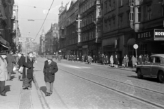 Lengyelország, Gliwice, ulica Zwycięstwa, jobbra a Hotel Diament (egykor Schlesischer Hof)., 1963, Ungváry Rudolf, Fortepan #254767