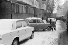 Hungary, Budapest XII., a felvétel a Városmajor utca 9. számú ház előtt készült. Távolban a Kék Golyó utca sarkán álló ház látható., 1980, Bojár Sándor, Budapest, push starting, Fortepan #255146