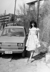 Hungary, Budapest XI., Szűcs Judith énekesnő, a felvétel az Iglói utcában készült., 1980, Bojár Sándor, Budapest, number plate, girls'n'cars, Polski Fiat-brand, Fortepan #255214