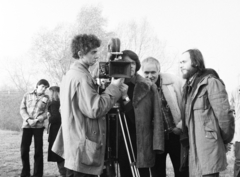 Hungary, Szentendre, a Magyar Televízió Stúdió ’80 című műsorának felvétele. Antók Csaba későbbi rendező, Kapitány Iván későbbi rendező, operatőr, producer, Szalai András operatőr, Jancsó Miklós rendező, Rózsa T. Endre a műsor szerkesztője., 1980, Bojár Sándor, Fortepan #255243