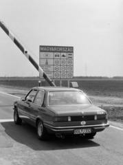 Hungary, Hegyeshalom, határátkelő., 1982, Bojár Sándor, BMW-brand, BMW 323, border crossing, Fortepan #255308