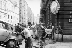 Hungary, Budapest VII., Kertész utca a Wesselényi utcától a Dohány utca felé nézve., 1982, Bojár Sándor, Budapest, Skoda-brand, accident, striped dress, gaping, mirror, Fortepan #255349