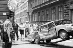 Hungary, Budapest VII., Wesselényi utca - Kertész utca sarok., 1982, Bojár Sándor, Budapest, cop, wreck, accident, Fortepan #255350