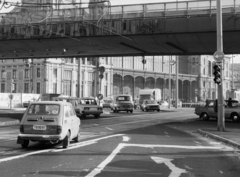 Magyarország, Budapest VI., Nyugati (Marx) tér, felüljáró, szemben a Nyugati pályaudvar., 1984, Bojár Sándor, rendszám, Barkas-márka, Lada-márka, Polski Fiat-márka, Budapest, Fortepan #255366