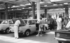 Hungary, Csepeli Szabadkikötő, Budapest XXI., Petróleum utca 4., a Merkur Személygépkocsi Értékesítő Vállalat telepe., 1983, Bojár Sándor, number plate, Zastava-brand, striped dress, girls'n'cars, Budapest, Fortepan #255390