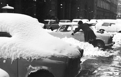 Magyarország, Budapest VII., Rumbach Sebestyén utca, távolabb a Dohány utca sarkán álló ház látható., 1983, Bojár Sándor, Budapest, Fortepan #255394