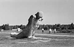 Lettország, Salaspils, az egykori koncentrációs tábor helyén kialakított emlékpark., 1969, Bojár Sándor, szocreál, Szovjetunió, Fortepan #255579