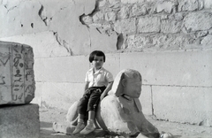 1958, Bujdosó Géza, girl, damaged artefact, sphinx, Fortepan #255644