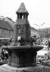 Hungary, Pécs, Széchenyi tér, Zsolnay-kút., 1969, Kovács László Péter, Fortepan #25568