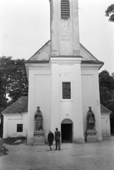 Hungary, Szabadság utca (84-es főút), Bűnbánó Magdolna-templom., 1961, Cziboly Józsefné, church, sculpture, Fortepan #255688