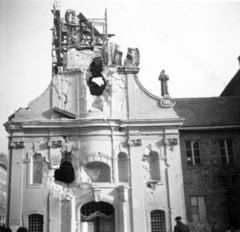 Magyarország, Budapest VIII., Rákóczi út - Gyulai Pál utca sarok, Szent Rókus-kápolna., 1956, Jezsuita Levéltár, Budapest, forradalom, épületkár, képarány: négyzetes, Fortepan #255771