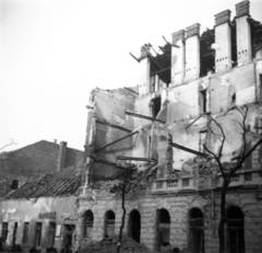 Magyarország, Budapest VIII., Üllői út, a lerombolt 62. számú ház és 64-es számú Nagy Templom utcai sarokház., 1956, Jezsuita Levéltár, épületkár, forradalom, képarány: négyzetes, Budapest, Fortepan #255793