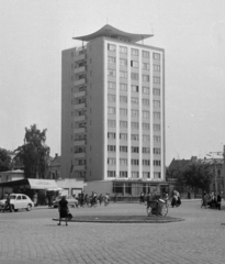 Románia,Erdély, Kolozsvár, Széchenyi tér (Piata Mihai Viteazul) a Postakert utca (Strada Cuza Vodă) felé nézve., 1972, Kálnoki Kis Sándor, kerékpár, Fortepan #255867