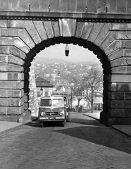 Hungary, Budapest I., Bécsi kapu, Várnéző mikrobusz., 1968, Kovács László Péter, Hungarian brand, Nysa-brand, MÁVAUT-organisation, minivan, Budapest, Fortepan #25587