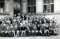 Magyarország, Debrecen, a Péterfia utcai állami Általános Iskola 1951-ben végzett VIII. A. osztályos tanulóinak és tanáraiknak csoportképe., 1951, Kálnoki Kis Sándor, fiúosztály, osztálykép, Fortepan #255999