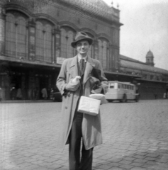 Hungary, Budapest VI., Eiffel tér (ekkor névtelen), a Nyugati pályaudvar indulási oldala a Teréz körút felől nézve., 1938, Fábián István, Budapest, Fortepan #256029