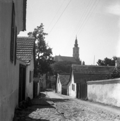 Hungary, Szentendre, Bartók Béla utca a Rab Ráby tér felé nézve. A háttérben a Belgrád székesegyház (Görögkeleti Püspöki Főszékesegyház) tornya látszik., 1938, Fábián István, Fortepan #256032