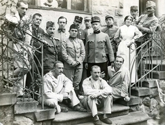 Hungary, Budapest, egy hadikórház betegei és személyzete., 1915, Országos Széchényi Könyvtár, tableau, soldier, nurse, medical institution, sitting on stairs, slippers, Fortepan #256136