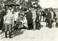 Hungary, Budapest V., Március 15. (Eskü) tér. A felvétel 1915. május 30-án, a "Könyörgő körmenet fegyvereink győzelméért" rendezvény egyik helyszínén készült., 1915, Országos Széchényi Könyvtár, Budapest, curiosity, Fortepan #256225