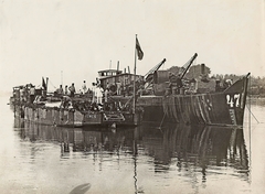 Magyarország, Budapest XXII., a Duna Budafoknál, az 1914-ben elsüllyedt, majd kiemelt, Temes monitor a budapesti újjáépítésre vontatás közben, 1916 augusztusában., 1916, Országos Széchényi Könyvtár, Müllner János, Budapest, Fortepan #256269