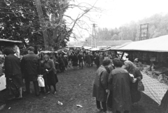 Magyarország, Bajót, Péliföldszentkereszt, a felvétel a Szalézi rendház közelében tartott búcsú idején készült., 1970, Székely Balázs, Fortepan #256414