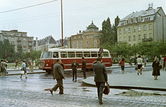 Slovakia, Bratislava, Šafárikovo námestie., 1960, Közösségi Szociális Szövetkezet, colorful, bus, Skoda-brand, Fortepan #256568