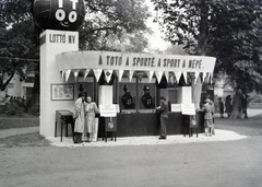 Hungary, Budapest XIV., a Lottó Nemzeti Vállalat pavilonja., 1949, Tildy Istvánné, Best of, slogan, label, stubble, Budapest, Fortepan #256616