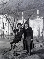 1949, Tildy Istvánné, porch, smile, lady, kid, sapling, Fortepan #256622