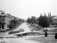 Magyarország, Eger, Eszterházy (Felszabadulás) tér, szemben a Hatvani kapu tér (Mártírok tere)., 1951, Tildy Istvánné, utcakép, tér, lovaskocsi, Fortepan #256637