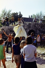 Magyarország, Óbuda, Budapest III., a katonavárosi amfiteátrum. A felvétel a Stúdió K, A halhatatlanságra vágyó királyfi közönség (-és báb)játék Juhász Ferenc nyomán című előadásán készült., 1977, Vadász Ágnes, Budapest, Fortepan #256738