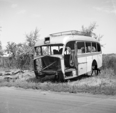 1955, Bolvári László, képarány: négyzetes, járműroncs, Fortepan #256897