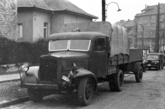 Magyarország, Budapest XI., Alsóhegy utca, a felvétel a Villányi út közelében készült, háttérben a Karolina út 1-es számú ház látható., 1956, Bolvári László, teherautó, postajármű, Rába Super, Budapest, Fortepan #257037