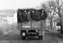 Magyarország, Budapest XIV., Egressy út 35-51., Posta Központi Járműtelep., 1956, Bolvári László, Budapest, rendszám, teherautó, egyenruha, Fortepan #257107