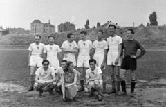 Magyarország, Budapest XIV., Róna utca 86-100., Postás SE sporttelep a Posta Központi Járműtelepéről nézve., 1954, Bolvári László, Budapest, futballcsapat, Fortepan #257133