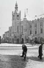 Ukraine,Zakarpattia Oblast, Mukachevo, Duhnovics (ekkor Horthy Miklós) tér, Városháza., 1942, Mohai család, Fortepan #257156