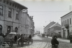 Ukraine,Zakarpattia Oblast, Mukachevo, Árpád vezér útja (később Kosmonavta Belyaeva) a Latorca folyó feletti híd felé nézve., 1942, Mohai család, Fortepan #257157