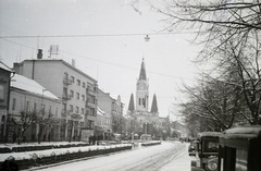 Ukraine,Zakarpattia Oblast, Mukachevo, Cirill és Metód tér (ekkor Horthy Miklós utca), szemben a Tours-i Szent Márton-székesegyház., 1942, Mohai család, Fortepan #257158