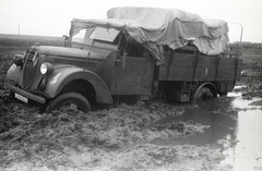 1942, Mohai család, Ford G917T, sár, ponyva, teherautó, elakadás, Fortepan #257284