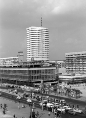 Lengyelország, Varsó, ulica Marszalkowska az Aleje Jerozolimskie kereszteződésénél, a Stefan Wiechecki passzázs (Pasaż Stefana Wiecheckiego „Wiecha”)., 1968, Ladinek Viktor, Fortepan #257334