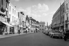 Egyesült Királyság, Stratford-upon-Avon, High Street, szemben az Ely Street - Chapel Street sarkán a Town Hall látható., 1965, Ladinek Viktor, utcakép, kabrió, Fortepan #257342