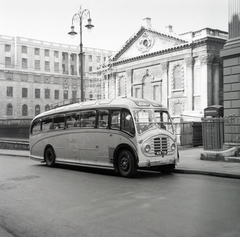 United Kingdom, London, Adelaide Street, a St Martin-in-the-Fields hátsó homlokzata., 1961, Ladinek Viktor, bus, Fortepan #257461