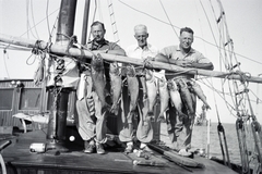 1932, Ladinek Viktor, fishing, fish, tableau, pipe, three people, sailboat, Fortepan #257507