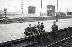 Lengyelország, Varsó, Keleti pályaudvar (Warszawa Wschodnia), a 154-es számú vöröskeresztes kórházvonat katonai személyzete., 1942, Reményi József, Fortepan #257884