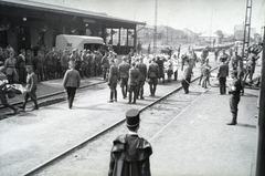 Hungary, Szombathely, vasútállomás, a felvétel a 154-es számú vöröskeresztes kórházvonat érkezésekor készült., 1942, Reményi József, Fortepan #257906