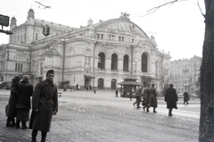 Ukrajna, Kijev, Tarasz Sevcsenko Nemzeti Opera és Balett Szinház. A felvétel a vöröskeresztes kórházvonat egyik útjáról készült sorozat része., 1942, Reményi József, Fortepan #257955