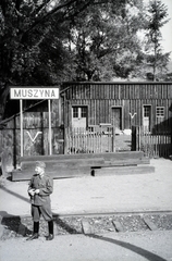 Poland, vasútállomás, a felvétel a 154-es számú vöröskeresztes kórházvonat egyik útjáról készült sorozat része., 1942, Reményi József, Fortepan #257972