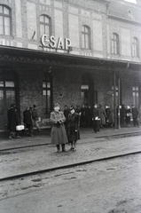 Ukraine,Zakarpattia Oblast, Chop, vasútállomás, a felvétel a 154-es számú vöröskeresztes kórházvonat érkezésekor készült., 1942, Reményi József, Fortepan #258007